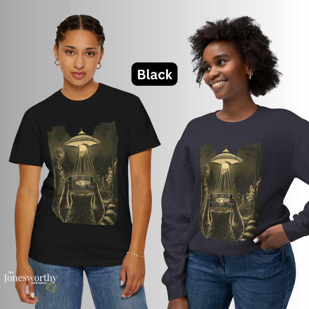 Funny  Retro Raccoon UFO Livestream Comfort Colors Shirt & Sweatshirt | Alien Live Art