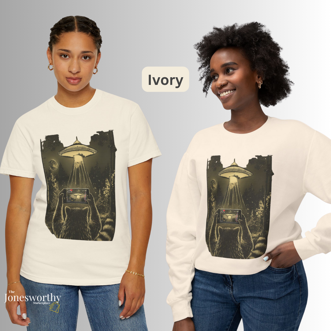 Funny  Retro Raccoon UFO Livestream Comfort Colors Shirt & Sweatshirt | Alien Live Art