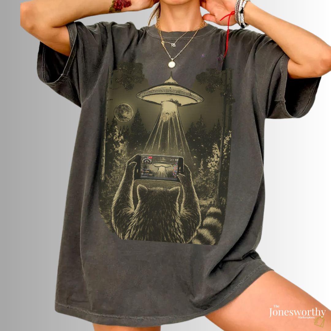 Funny  Retro Raccoon UFO Livestream Comfort Colors Shirt & Sweatshirt | Alien Live Art