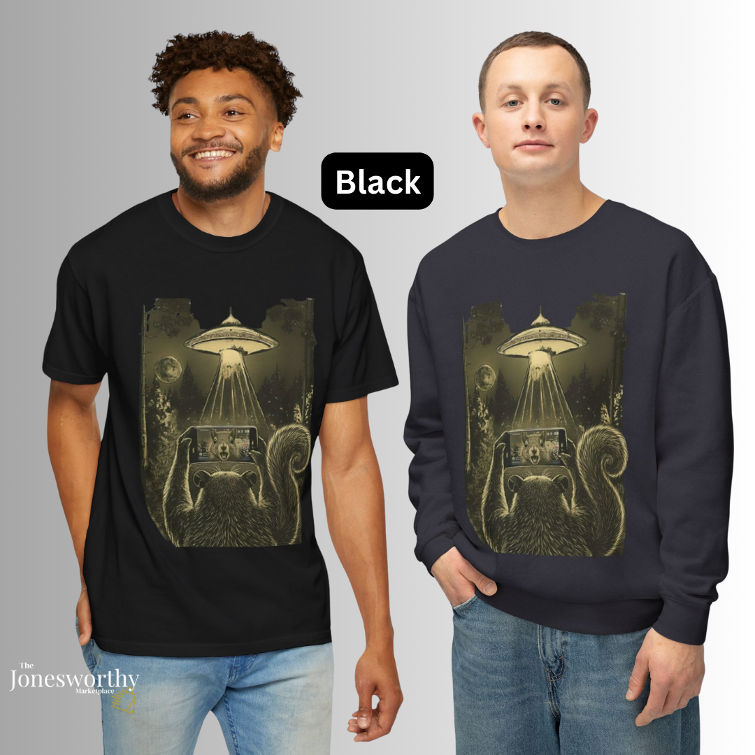 Funny Retro Squirrel Alien Reaction Comfort Colors Shirt & Sweatshirt | Retro UFO Live Moment