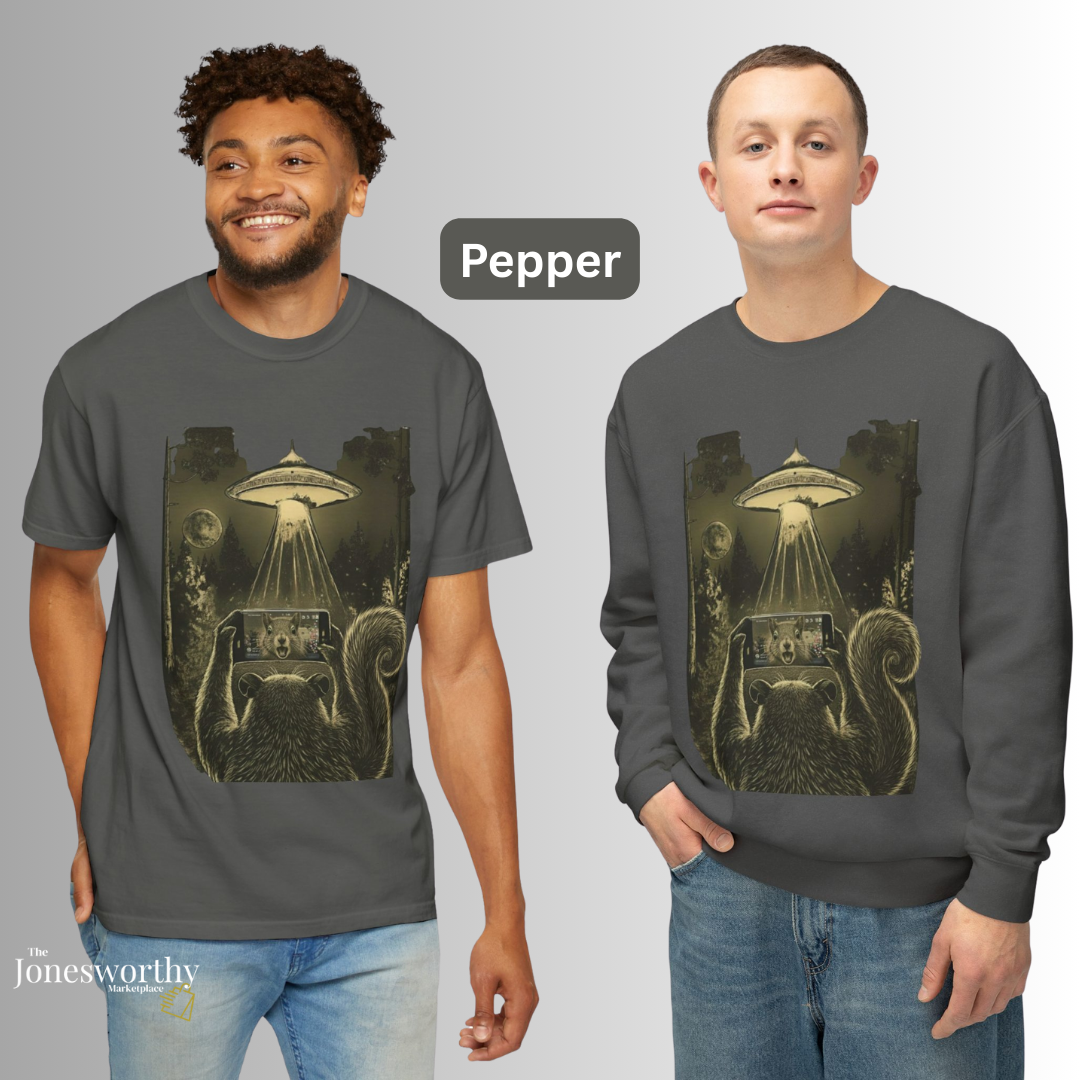Funny Retro Squirrel Alien Reaction Comfort Colors Shirt & Sweatshirt | Retro UFO Live Moment