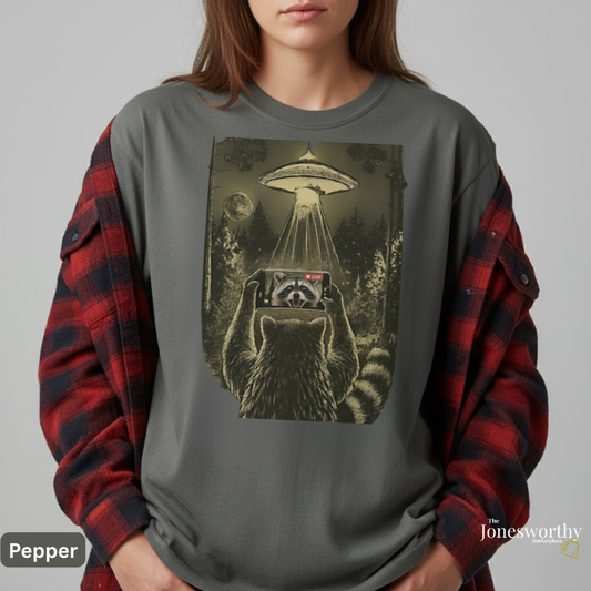 Funny Retro Raccoon Alien Reaction  comfort Colors Shirt & Sweatshirt | Vintage UFO Live Face