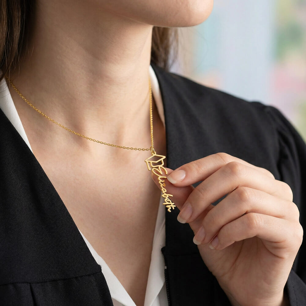 Personalized Graduation Name Necklace with Cap – Custom Graduate Gift for Her, High School & College Keepsake Jewelry, Class of 2026 Gift